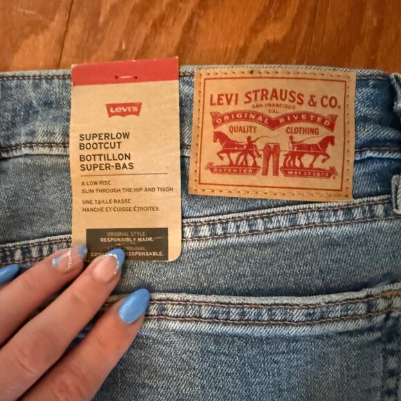 Levi's Superlow Bootcut Women's - Picture 7 of 7